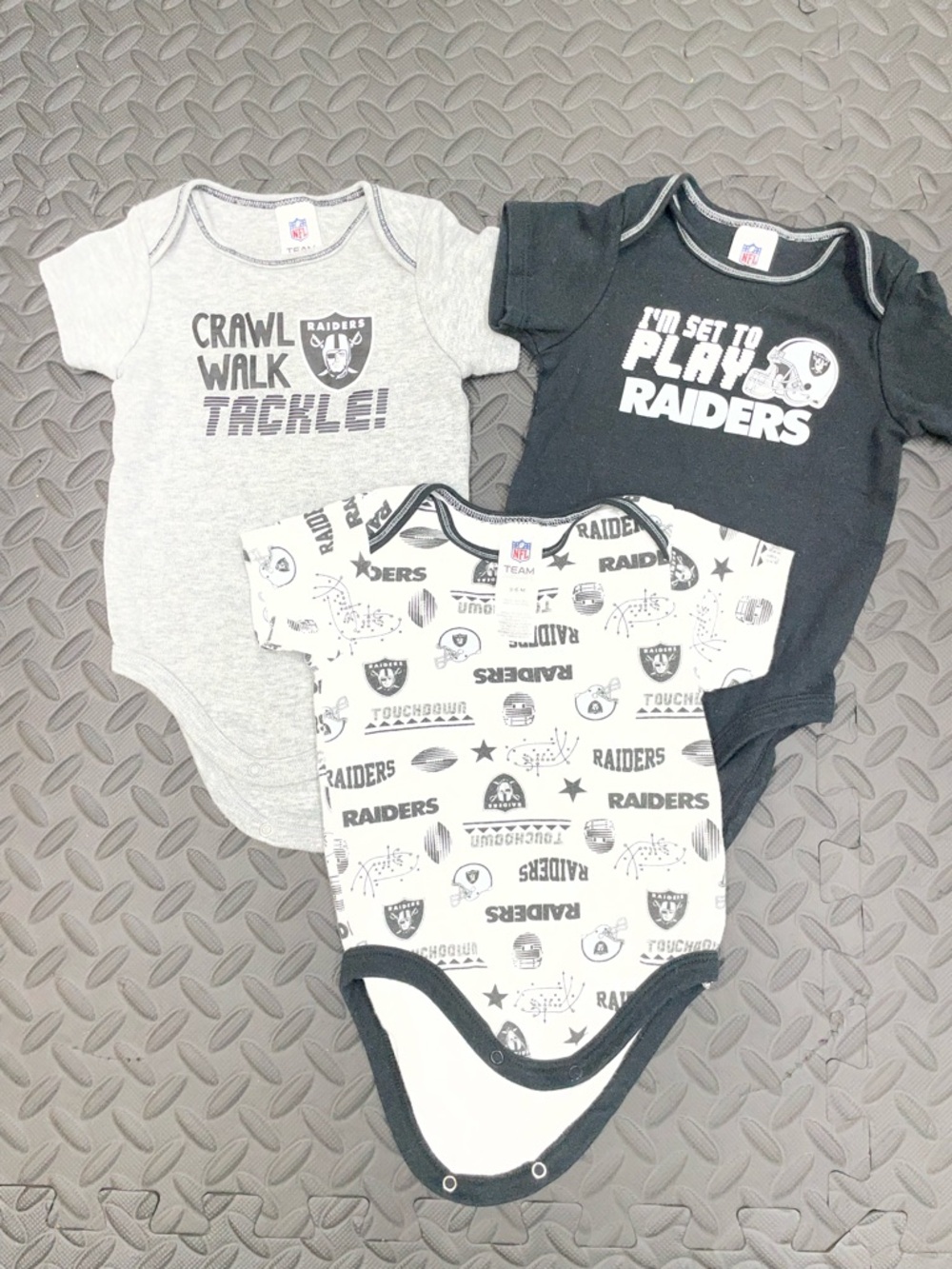 3xNFL Raiders Football Unisex Baby 3-6 Months Short Sleeve One Piece Bodysuit